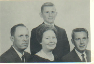 Harry, Cholee, Llewellyn, Cecil.jpg (37801 bytes)